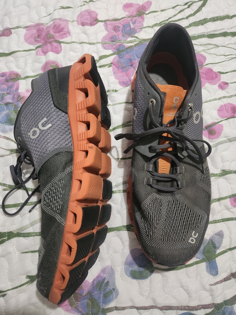 On Running Cloud Men’s Running Shoes On Cloud X in Gray and Orange